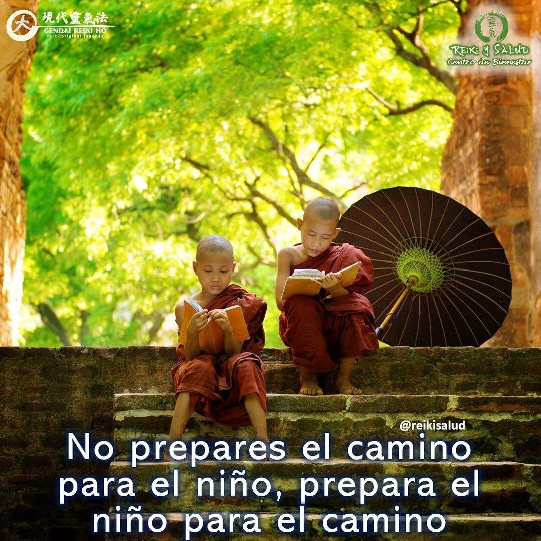 No prepares el camino para el niño, prepara el niño para el camino.Esta frase indica una de las opciones más importantes a la hora de acompañar el crecimiento , elegir entre facilitar el andar y enseñar a caminar cualquier senda.Siempre desde el amor, podemos contemplar y acompañar; sin empujar, respetando, dejando ser, comprendiendo y entendiendo, permitiendo mostrar lo autentico que somos cada uno de nosotros.Una bella reflexión que los invito a realizar. Con toda la certeza que, si lo CREES, lo CREAS, compartimos desde Casa Reiki y Salud, un abrazo de luz, con la confianza de que Dios está con nosotros y somos uno con la conciencia universal, y recuerda: ¡a sonreír, agradecer y abrazar tu vida!Reiki Ho Tradicional Japonés en Maracaibo, al alcance de todos y para todos. Casa Gendai Reiki Ho Venezuela, comparte las técnicas de la Gendai Reiki Healing Association de Japón, con el respaldo internacional de la Gendai Reiki Network.Casa Reiki y Salud, una caricia para el alma, ampliando el circulo de luz, promoviendo una vida de salud y felicidad.Gracias, gracias, gracias, Námaste, @dinopieriniSi te gusta la publicación Compártela con quien te vino a la mente cuando la leíste, gracias graciasPágina WEB: www.gReiki.com#amor #felicidad #abundancia #meditacion #vida #paz #frases #love #luz #gratitud #consciencia #bienestar #inspiracion #reiki #reikimaracaibo #reikivenezuela #reikizulia #totalcoherencia