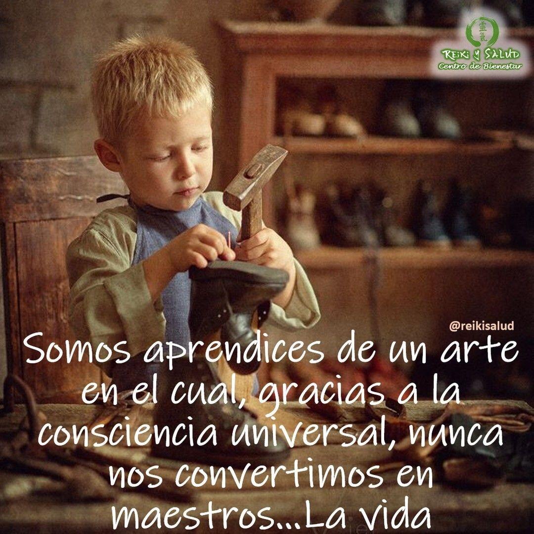 Somos aprendices de un arte en el cual, gracias a la consciencia universal, nunca nos convertimos en maestros…La vida, Ernest Hemingway.Hoy me declaro un aprendiz, en todos los aspectos de mi vida, y eso me hace sentir emocionado, feliz de tantas cosas que se que tengo por aprender, pero aun mas emocionado por todas las cosas que me sorprenderán, que aun no se que no se, y seguro aprenderé en el futuro.️ Abierto cada día a los nuevos regalos de la vida, sorpresas de lo desconocido, a equivocarme, siempre feliz y agradecido,  abierto a reescribir mi mapa, gracias, gracias, gracias. ¿Y tú como te preparas? Una bella reflexión que hoy comparto con ustedes.Con toda la certeza que, si lo CREES, lo CREAS, compartimos desde Casa Reiki y Salud, un abrazo de luz, con la confianza de que Dios está con nosotros y somos uno con la conciencia universal.Casa Reiki y Salud, una caricia para el alma, ampliando el circulo de luz, promoviendo una vida de salud y felicidad.Gracias, gracias, gracias, Námaste.🌍Página WEB: www.gReiki.com#amor #felicidad #abundancia #meditacion #vida #paz #frases #love #luz #gratitud #crecimientopersonal #consciencia #alma #bienestar #inspiracion #despertar #louisehay #despertarespiritual #reikivenezuela #reikizulia #reikimaracaibo