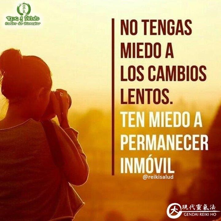 NO tengas miedo a los cambios lentos. Te miedo a permanecer inmóvil.La vida está llena de pequeños cambios, algunos ni siquiera los notamos, acéptalos como parte de tu vida, no los rechaces ya que no será beneficioso para ti.Es normal sentir mucho miedo a los cambios, preferimos quedarnos tranquilos en nuestra zona de confort pero esto a la larga no le da ningún sentido a nuestra vida.Suelta el freno, déjate ir, deja de resistir. Te duele por la resistencia no por el cambio, porque los cambios son inevitables.Esa cuota de incertidumbre, nos permite crecer, crear, actuar, vivir.️ Feliz viaje de auto descubrimiento y despertarContáctame al privado o al +58414 6048813, si tienes alguna inquietud, deseas aprender Reiki o para agendar una terapia en nuestro centro Casa Reiki y Salud en Maracaibo o vía remota utilizando la plataforma Zoom.Casa Reiki y Salud, una caricia para el alma, ampliando el circulo de luz, promoviendo una vida de salud y felicidad.Gracias, gracias, gracias, Námaste, @dinopierini️ Comparte esta publicación con quien te vino a la mente cuando la leíste., Gracias, gracias gracias🌐 Página WEB: www.gReiki.com#amor #felicidad #abundancia #meditacion #vida #paz #frases #gratitud #consciencia #alma #bienestar #inspiracion #despertar #reikimaracaibo #reikizulia #reikivenezuela #reikisalud #totalcoherencia #reikisalud #smile