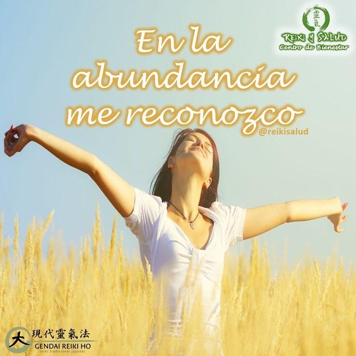 ️En la abundancia me reconozco. Descubre el poder que hay al agradecer y dar, y promueve tu abundancia.Muévete y promueve la abundancia. Recuerda que:🔆La mentalidad de abundancia te lleva a erradicar la mentalidad de escasez, ayuda a mejorar las relaciones, ser más positivos y vivir sin miedo. También mejora los resultados..🔆La mentalidad de abundancia permite aflorar una actitud de agradecimiento y consolidar tu fe.🔆La mentalidad de abundancia ayuda utilizar tus talentos para impactar el mundo de forma positiva.🔆La mentalidad de abundancia promueve en ti el compartir con otros y ayudar a otros. También potencia tus ingresos al máximo porque pierdes temor de cobrar lo justo para ti.Tareas recomendadas para promoverla: ⚙Cambia tus hábitos y lee frecuentemente sobre el tema de la abundancia. Te recomiendo el libro “Piense y Hágase Rico”, de Napoleón Hill y el libro y video de “El Secreto”.⚙Comienza a meditar, con las técnicas de meditación adecuadas a tu mente se abrirá a un mundo nuevo para ti. Aprendes técnicas útiles para la visualización y la manifestación de tus metas.⚙Aprende a Manifestar eso que tanto deseas y controlar los pensamientos negativos. Confía en tu futuro siempre. Practica los cinco principios de Reiki.¡Avanza sin miedo hacia la abundancia!, porque lo mereces todo. Ya reanudamos los cursos de Reiki Ryoho Tradicional, de la escuela japonesa Gendai Reiki Ho, en la modalidad semipresencial, ampliando el círculo de luz, dando a conocer esta fórmula para vivir una vida de salud y felicidad. Si estas interesad@ en el perfirl encontraras como contactarnos.Casa Reiki y Salud, una caricia para el alma, ampliando el circulo de luz, promoviendo una vida de salud y felicidad.Gracias, gracias, gracias, Námaste, @dinopierini️ Comparte esta publicación con quien te vino a la mente cuando la leíste., Gracias, gracias gracias🌐 Página WEB: www.gReiki.com#amor #felicidad #abundancia #meditacion #vida #paz #frases #gratitud #consciencia #alma #bienestar #inspiracion #despertar #reikimaracaibo #reikizulia #reikivenezuela #reikisalud #totalcoherencia #reikisalud #smile #sonreir