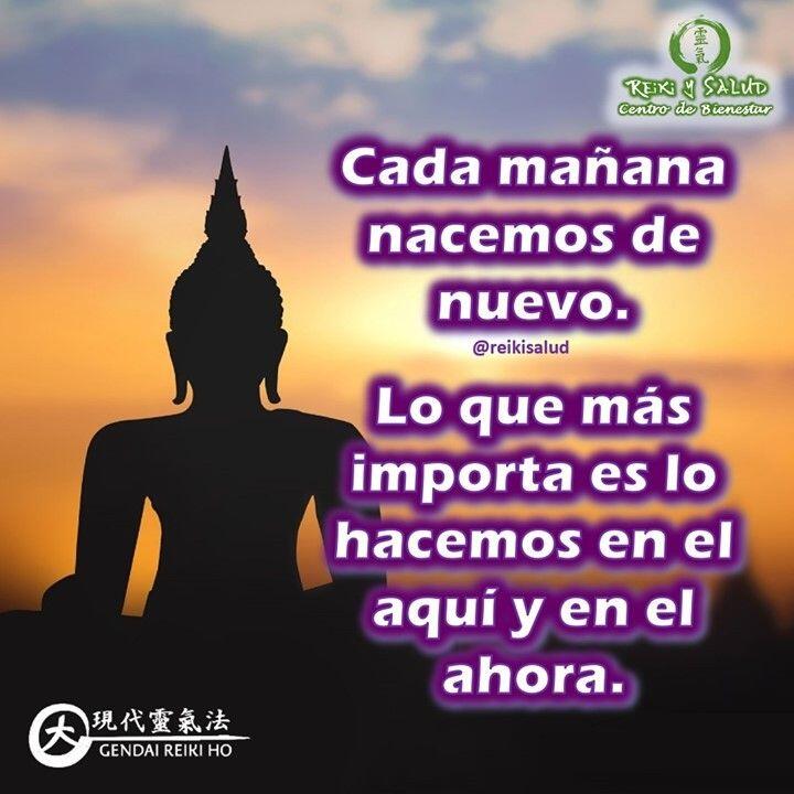 Cada mañana nacemos de nuevo. Lo que más importa es lo hacemos en el aquí y en el ahora.Lo que más importa es lo hacemos en el aquí y en el ahora, en el presente.El pasado es un sitio de referencia, no de residencia. Así que lo que estás pensando y haciendo en este momento está creando tu futuro.Quiero invitarte hacer una reflexión: ¿A qué pensamientos les has dado mayor atención desde que despertaste? ¿Esos pensamientos te están ayudando a tener mejor bienestar? ¿Qué acciones has desempeñado desde que te despertaste? ¿Toma tres respiraciones profundas y luego escucha a tu cuerpo? ¿En qué parte de tu cuerpo sientes incomodidad o molestia? ¿Por qué crees que esta parte de tu cuerpo te está hablando? ¿Crees que debes cambiar algo en tu rutina diaria? ¿Qué compromisos te comprometes hacer contigo para mejorar?🌞Feliz autodescubrimiento.Con toda la certeza que, si lo CREES, lo CREAS, compartimos desde Casa Reiki y Salud, un abrazo de luz, con la confianza de que Dios está con nosotros y somos uno con la conciencia universal. Casa Reiki y Salud, una caricia para el alma, ampliando el circulo de luz, promoviendo una vida de felicidad y bienestar.Contáctame al privado o al 0414 6048813, si tienes alguna inquietud, deseas aprender Reiki o para agendar una terapia en nuestro centro Gendai Reiki Ho en Maracaibo o a la distancia.Gracias, gracias, gracias, Námaste, @dinopierini️ Comparte esta publicación con quien te vino a la mente cuando la leíste., Gracias, gracias gracias🌐 Página WEB: www.gReiki.com#despertar #reikimaracaibo #reikizulia #reikivenezuela #reikisalud #totalcoherencia #reikisalud #smile #bienestar #reiki #addheart