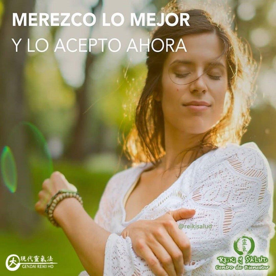 Merezco lo mejor y lo acepto ahora.Sucede para mucho, que las cosas que normalmente decimos y pensamos son negativas, creando en nosotros malas experiencias. Recuerda el cerebro no diferencia si la experiencia es real o imaginada, tu reacción neurológica es la misma.😀Tenemos que reeducar nuestro pensamiento y hablar en patrones positivos si queremos cambiar nuestras vidas.Las afirmaciones positivas tienen la capacidad de ilusionar y motivar. Son maravillosas herramientas que trabajan el amor hacia un@ mism@, la gratitud hacia las cosas buenas que nos rodean, las nuevas creencias que nos llegan, nuestra salud, armonía, abundancia, éxito, perdón, seguridad… Sobre todos los procesos de nuestra vida. Porque cuando nos amamos a nosotr@s, la vida funciona mejor.🌞Feliz autodescubrimiento.Quiero invitarte a un viaje, asistiendo al Curso Gratuito On-Line Sanando con Reiki – Gendai Reiki Ho en Casa Reiki y Salud Virtual. Este curo es un compendio del curso Nivel I, de la escuela Gendai Reiki Ho, que está enfocado en transmitir la esencia de Reiki Ho y el conocimiento de las prácticas de meditación y armonización, orientadas a alcanzar nuestro bienestar. Si estas interesado, conseguirás el enlace de registro en el perfil de la cuenta @reikisalud. Casa Reiki y Salud, una caricia para el alma, ampliando el circulo de luz, promoviendo una vida de felicidad y bienestar.Gracias, gracias, gracias, Námaste, @dinopierini️ Comparte esta publicación con quien te vino a la mente cuando la leíste., Gracias, gracias gracias🌐 Página WEB: www.gReiki.com#despertar #reikimaracaibo #reikizulia #reikivenezuela #reikisalud #totalcoherencia #reikisalud #smile #bienestar #reiki #addheart