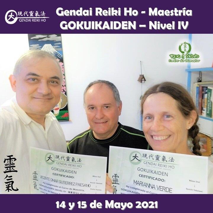 Hoy celebro la certificación de dos nuevos Maestros/Shihan de Gendai Reiki Ho en Venezuela. Bienvenidos Shihan.Agradecido y feliz, con Marianna Verde y Vicente Gutiérrez, por permitirme acompañarlos en este viaje de evolución; por la experiencia, energía y sanación compartida, durante el curso de Gendai Reiki Ho Nivel IV (Gokuikaiden – Maestría), dictado en el Casa Reiki y Salud, los días 13 y 14 de Mayo.Los maestros de Reiki Ho, son personas que viven en sí mismas el camino hacia la salud y la felicidad de Usui Sensei sensei, y de ese modo lo transmiten. Son personas que aman, practican Reiki Ho y transmiten su despertar a los demás de forma pura, transmitiendo las enseñanzas de la forma más más sencilla posible.Los maestros están para aprender y crecer juntos, somos compañeros de luz; y nuestra misión es continuar expandiendo el círculo de luz. Fue un nuevo y especial encuentro de almas, que decidimos continuar juntos este viaje de despertar, lleno de energía y alegría; confiando en la luz de Reiki. Comparto las fotos del encuentro de iniciación/sintonización y práctica realizado en Casa Reiki y Salud. Hoy agradezco a Samar, por participar en el Reiju Kai de Gokuikaiden, gracias gracias gracias.Casa Reiki y Salud, comparte las técnicas de la Gendai Reiki Healing Association de Japón, con el respaldo internacional de la Gendai Reiki Network. Cursos dictados por Dino Pierini (@DinoPierini), Shihan de la escuela Gendai Reiki Ho desde el año 2008 y miembro de la Gendai Reiki Healing Association en Japón.️ Casa Reiki y Salud, una caricia para el alma, ampliando el circulo de luz, promoviendo una vida de salud y felicidad.Gracias, Gracias, Gracias, Námaste, @dinopierini#reiki #reikimaracaibo #reikivenezuela #sanación #salud #reikiusui #gendaireiki #gendaireikiho #usuireiki #usuireikiho #usuireikiryoho #reikigendai #mikaousui #reikisalud #totalcoherencia #koryukai #encuentrosreiki #gokuikaiden