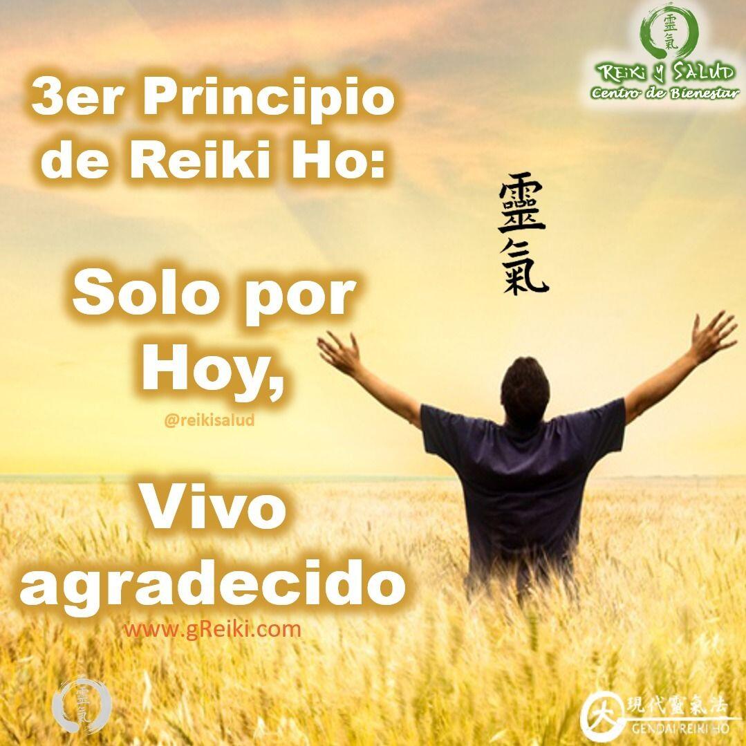 Solo por Hoy, Vivo agradecido. 3er Principio de Reiki Ho. La gratitud es la más bella flor que brota del alma.Algunas personas creen que tienen muy poco o nada que agradecer. Tomamos como obvias muchas cosas que, en realidad, son un regalo: la vida, salud, hijos, padres, familia, amigos, y todo lo que nos rodea.Cuando nos colocamos en actitud de gratitud, y nos sentimos agradecidos por lo que recibimos, por lo que somos y sabemos, comenzaremos a atraer la abundancia y amor; y no nos faltará nada. La gratitud nos colocará en sintonía con el principio de la abundancia.El agradecer nos ayuda a mantenernos en el presente, concentrarnos en lo que tenemos ahora y no en lo que perdimos en el pasado, ni lo que nos preocupa del futuro. Nos pone automáticamente en un nivel de vibración mayor, donde nos sentimos más contentos y enfrentamos mejor el presente.Se ha demostrado que el agradecer tiene beneficios para la salud. Las personas disminuyen sus niveles de estrés, produciendo dopamina/serotonina, fortaleciendo el sistema inmunológico, mejorando el humor, energía y la habilidad para manejar mejor el presente.Escoge momentos en que estés haciendo una actividad diaria y aprovecha para hacer una lista mental de todo lo que agradeces en tu día. En poco tiempo sentirás los beneficios y se convertirá en parte de la rutina diaria.¿qué agradeces hoy?Como decía Mikao Usui, los 5 principios del Reiki son el secreto de la felicidad y la medicina espiritual para todas las enfermedades.Con toda la certeza que, si lo CREES, lo CREAS, compartimos desde Casa Reiki y Salud, un abrazo de luz, con la confianza de que Dios está con nosotros y somos uno con la conciencia universal.Casa Reiki y Salud, una caricia para el alma, ampliando el circulo de luz, promoviendo una vida de salud y felicidad.Gracias, gracias, gracias, Námaste, @dinopierini🌐 Página WEB: www.gReiki.com#amor #felicidad #abundancia #meditacion #vida #paz #frases #love #luz #gratitud #consciencia #bienestar #inspiracion #reiki #reikimaracaibo #reikivenezuela #reikizulia #totalcoherencia #reikisalud