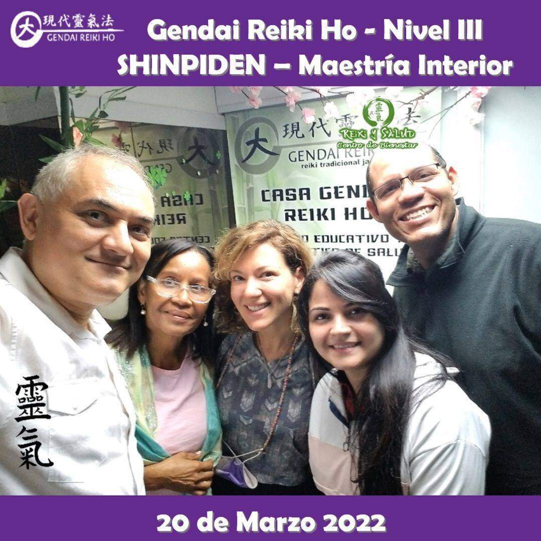 Agradecido y feliz, por el encuentro, experiencia, entrega, energía y sanación compartida en familia, durante el inicio del curso Gendai Reiki Ho Nivel III (Shinpiden – Maestría Interior), el pasado 20 de Marzo, acompañados de forma presencial por Vanessa Canchica, Darwin Rodríguez, Edith Maynard y Fabiola Van Der Wel. Fue un nuevo y especial encuentro de almas, que decidimos continuar este nuevo viaje de despertar, lleno de energía y alegría; confiando en la luz de Reiki.Una Maestría Interior implica que comprendemos y que hemos desarrollado un buen dominio de nuestras facultades creativas, tomando responsabilidad sobre nuestras debilidades, reforzando la búsqueda y desarrollo consciente de nuestra misión de vida; y practicando con compromiso las técnica de Reiki Ho, para expandir nuestra consciencia, fortaleciendo nuestra conexión con nuestra esencia, purificando continuamente nuestro ser, de manera de vivir una vida en abundancia, vitalidad, salud y serenidad. Comparto las fotos del Kensai Kai de la clase No 1, inicio de este nuevo viaje de sanación realizado en Casa Reiki y Salud, gracias gracias gracias️Gracias a todos ustedes por el compartir, entrega, alegría y experiencia, durante estas semanas de crecimiento y autodescubrimiento para todos. Un abrazo de luz y gasshoCasa Reiki y Salud, comparte las técnicas de la Gendai Reiki Healing Association de Japón, con el respaldo internacional de la Gendai Reiki Network. Cursos dictados por Dino Pierini (@DinoPierini), Shihan de la escuela Gendai Reiki Ho desde el año 2008 y miembro de la Gendai Reiki Healing Association en Japón️ Casa Reiki y Salud, una caricia para el alma, ampliando el circulo de luz, promoviendo una vida de salud y felicidadGracias, Gracias, Gracias, Gassho, @dinopierini#reiki#reikimaracaibo#reikivenezuela#sanación#salud#reikiusui#gendaireiki#gendaireikiho#usuireiki#usuireikiho#usuireikiryoho#reikigendai#mikaousui#reikisalud#totalcoherencia#koryukai