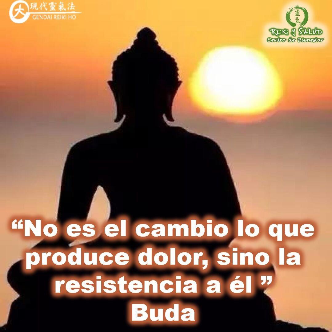 “No es el cambio lo que produce dolor, sino la resistencia a él”, Buda.¿Por qué le tememos a los cambios si la vida se compone de ellos? El cambio es la única constante, lo más seguro que tenemos en el universo. Hoy no somos la misma persona que ayer, pero tampoco que mañana, por mucho que nos empeñemos en ello.Existen mejoras formas de vivir que la resistencia infinita a lo nuevo. Ahora bien, ¿por qué a veces creemos que cualquier tiempo pasado fue mejor?Quizás suene extraño, pero nuestro cerebro está prefabricado para que nos den miedo los cambios, ya sean buenos o malos. Es decir, al cerebro le gusta ahorrar y sentirse seguro, de ahí que un cambio le suponga salir de esa zona de confort y experimentar temor y miedo. ¿Cómo va entonces a preferir los cambios?La salud mental depende de la capacidad de una persona para evolucionar y adaptarse a sus circunstancias. Permanecer anclados rígidamente en modelos y esquemas primigenios sólo servirá para acumular angustia. Por lo tanto, no hay que resistirse a aprender de la experiencia y a cambiar con ella.¿Y tú como manejas los cambios?Feliz viaje de descubrimientoCon toda la certeza que, si lo CREES, lo CREAS, compartimos desde Casa Reiki y Salud, un abrazo de luz, con la confianza de que Dios está con nosotros y somos uno con la conciencia universal, y recuerda: ¡a sonreír, agradecer y abrazar tu vida!Gracias, gracias, gracias, un gran abrazo de luz, Namaste, @DinoPieriniSi te gusta la publicación Compártela, Comenta, Gracias, gracias gracias🌐Página WEB: www.gReiki.com#felicidad #abundancia #meditacion #vida #gratitud #reikimaracaibo #reikizulia #reikivenezuela #saludybienestar #reikisalud #reiki @reikisalud