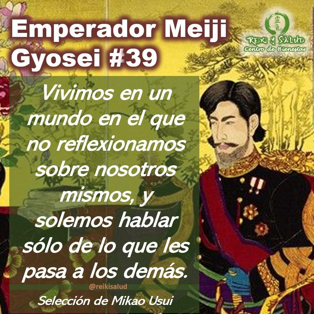 Compañeros de viaje, un gran abrazo de luz. Esta semana comparto el 𝗚𝘆𝗼𝘀𝗲𝗶, 𝗣𝗼𝗲𝘀í𝗮 𝗱𝗲𝗹 𝗘𝗺𝗽𝗲𝗿𝗮𝗱𝗼𝗿 𝗱𝗲 𝗠𝗲𝗶𝗷𝗶 𝗡𝗼 𝟯𝟵, que sensei 𝗠𝗶𝗸𝗮𝗼 𝗨𝘀𝘂𝗶 incorporo al sistema 𝗨𝘀𝘂𝗶 𝗥𝗲𝗶𝗸𝗶 𝗥𝘆𝗼𝗵𝗼. Que lo disfruten:Es importante mencionar que la traducción en español es una interpretación desde el idioma original (Japonés), lo que dificulta mantener las reglas gramaticales y pausas del idioma original.Que lo disfruten:𝑬𝒔𝒑𝒂ñ𝒐𝒍:Vivimos en un mundo en el que no reflexionamos sobre nosotros mismos, y solemos hablar sólo de lo que les pasa a los demás.𝑱𝒂𝒑𝒐𝒏é𝒔:おのが身はかへりみずしてともすれば人のうへのみ　いふ世なりけりOnogani haKaeri mizushite tomosurebaHitono uenomi iu yo narikeri𝑼𝒏𝒂 𝑰𝒏𝒕𝒆𝒓𝒑𝒓𝒆𝒕𝒂𝒄𝒊ó𝒏:La gente no se ve bien a sí misma y se fija mucho más en los demás. En todo caso, estamos mucho más pendientes de los demás, envidiando o criticando cualquier cosa. Nosotros vivimos relacionándonos con muchas personas, y otras son un espejo de nosotros mismos. Además, al aceptar la alegría de los demás como la propia, nuestra vida estará llena de alegría.Te invitamos a leerlo, leer la interpretación propuesta y sacar además tus propias reflexiones o interpretación.Una bella reflexión que los invito hacer desde la paz.️ Feliz viaje de auto descubrimiento y despertarSi te gusta la publicación Compártela, Etiqueta a Otros, Gracias, gracias gracias⁣Casa Reiki y Salud, una caricia para el alma, ampliando el circulo de luz, promoviendo una vida de salud y felicidad.Gracias, gracias, gracias, Námaste, @dinopieriniSi te interesa leer otros poemas te invito a visitar🌐 WEB: www.gReiki.com#gratitud #consciencia #inspiracion reikimaracaibo #reikizulia #reikivenezuela #reikisalud #emperadormeiji #poemasreiki #poemasmeiji #poemasemperadormeiji #gyoseimeiji