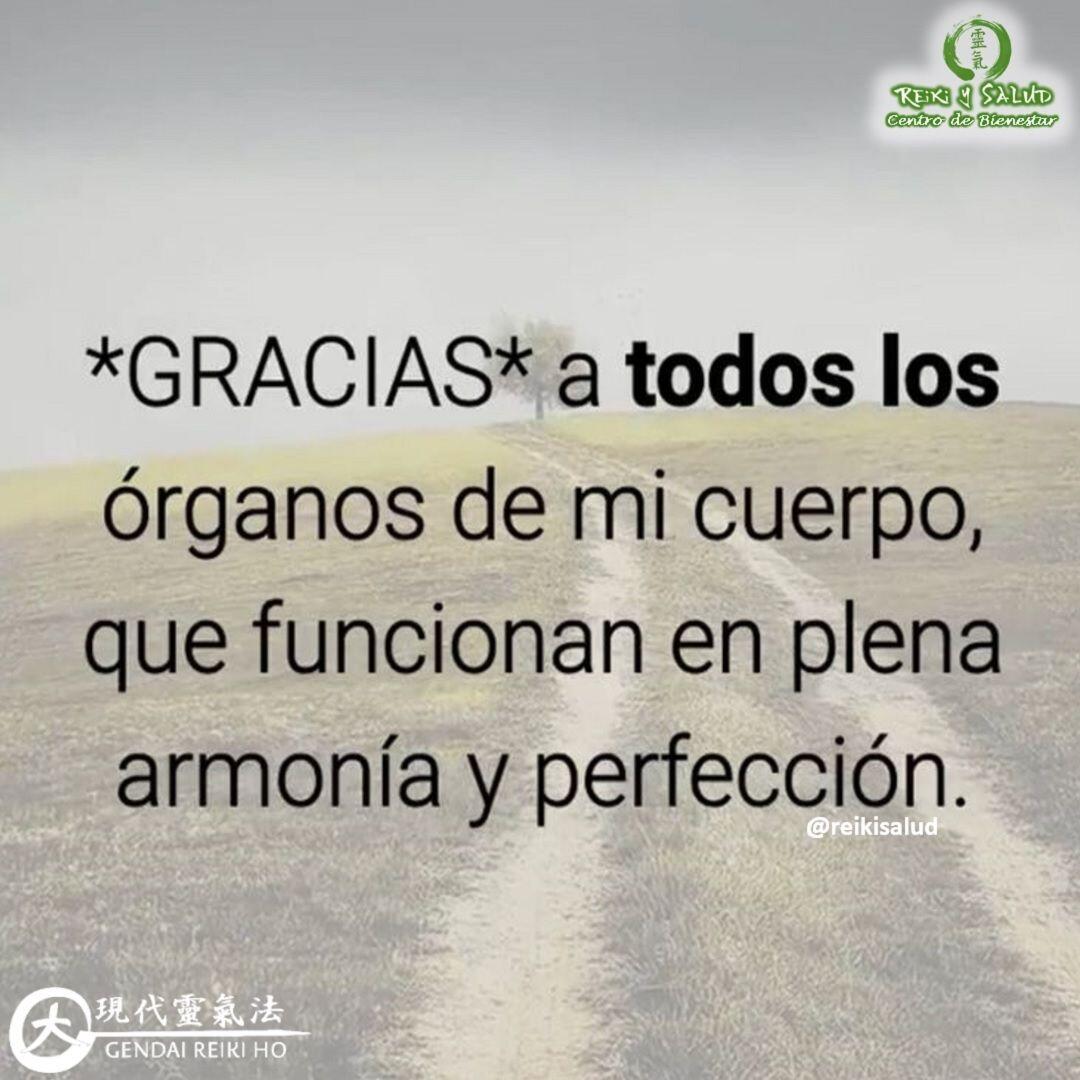 Gracias a todos los órganos de mi cuerpo, que funcionan en plena armonía y perfección. ¡GRACIAS a la vida que me inspira, me renueva y me da la oportunidad de evolucionar diariamente! ¡GRACIAS al lugar donde estoy aquí y ahora, pues este lugar necesita de mí, y yo de él! Cuando fue la última vez que agradeciste a tu corazón por toda la sangre que ha bombeado; o a tus ojos por todo lo que te han permitido ver y disfrutar; a tu estómago por todo lo que te ha permitido digerir; todo tu cuerpo.Reconcíliate con tu cuerpo y agradece todo lo que ha hecho por ti. Medita con estas afirmaciones por 21 días, sintiéndolas desde tu corazón, sintiendo el agradecimiento verdadero y la transformación será poderosa.️ Feliz viaje de auto descubrimiento y despertar.Casa Reiki y Salud, una caricia para el alma, ampliando el circulo de luz, promoviendo una vida de salud y felicidad.Gracias, gracias, gracias, Námaste, @dinopierini️ Comparte esta publicación con quien te vino a la mente cuando la leíste., Gracias, gracias gracias🌐 Página WEB: www.gReiki.com#amor #felicidad #abundancia #meditacion #vida #paz #frases #gratitud #consciencia #alma #bienestar #inspiracion #despertar #reikimaracaibo #reikizulia #reikivenezuela #reikisalud #totalcoherencia #reikisalud #smile