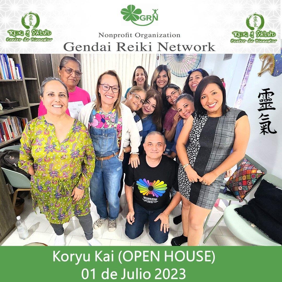 Compañeros de viaje, con mucha alegría y emoción comparto las fotos del encuentro VIRTUAL de practicantes organizado por la Gendai Reiki Network, que compartimos del forma presencial en Casa Reiki y Salud.Fué un encuentro abierto a todos los practicantes de Gendai Reiki Ho, no solo a los socios de GRN. Fué espectacular practicar con muchos practicantes de todo el mundo y disfrutar de esa energía elevada. ¿Que practicamos?1. Circulo de reiki2. Chakra Kassei Kokyu Ho (Técnica respiratoria para reactivar los chakras)3. Ducha de reiki4. Autotratamiento5. Oración por la paz universalFué una oportunidad maravillosa de compartir directamente con los miembros de la Gendai Reiki Network y otros compañeros a nivel internacional.Gendai Reiki Network se formó en 2005 con la misión de ayudar a construir una sociedad más saludable, feliz y armoniosa al ofrecer oportunidades para que las personas experimenten y aprendan Reiki. También brinda oportunidades para que los practicantes de Reiki profundicen su aprendizaje y obtengan más conocimientos a través de talleres y grupos de estudio.​A través de las actividades de la GRN, se alienta a todos a comunicarse con otros practicantes de Gendai Reiki en el mundo, incluido Japón, y practicar técnicas y ejercicios para mejorar su resonancia con Reiki en su vida diaria.Si quieres ser miembro o quieres participar de las actividades de la Gendai Reiki Network Internacional, te invito a contactarlos: Email: espanol@gendaireiki.network, Web: www.gendaireikinetwork.net️Si entre tus propósitos en el año 2023 esta empoderarte de poder de autosanar, te invitamos a acompañarnos en el próximo viaje de sanación.Gracias gracias gracias, a todos los que participaron virtual o presencial y a la Gendai Reiki Network por promover estos espacios de sanación, un gran abrazo de luz, Gassho, @dinopierini@reikisalud #reikivenezuela #reikimaracaibo #gendaireikinetwork #koryukai #gendaireikiho