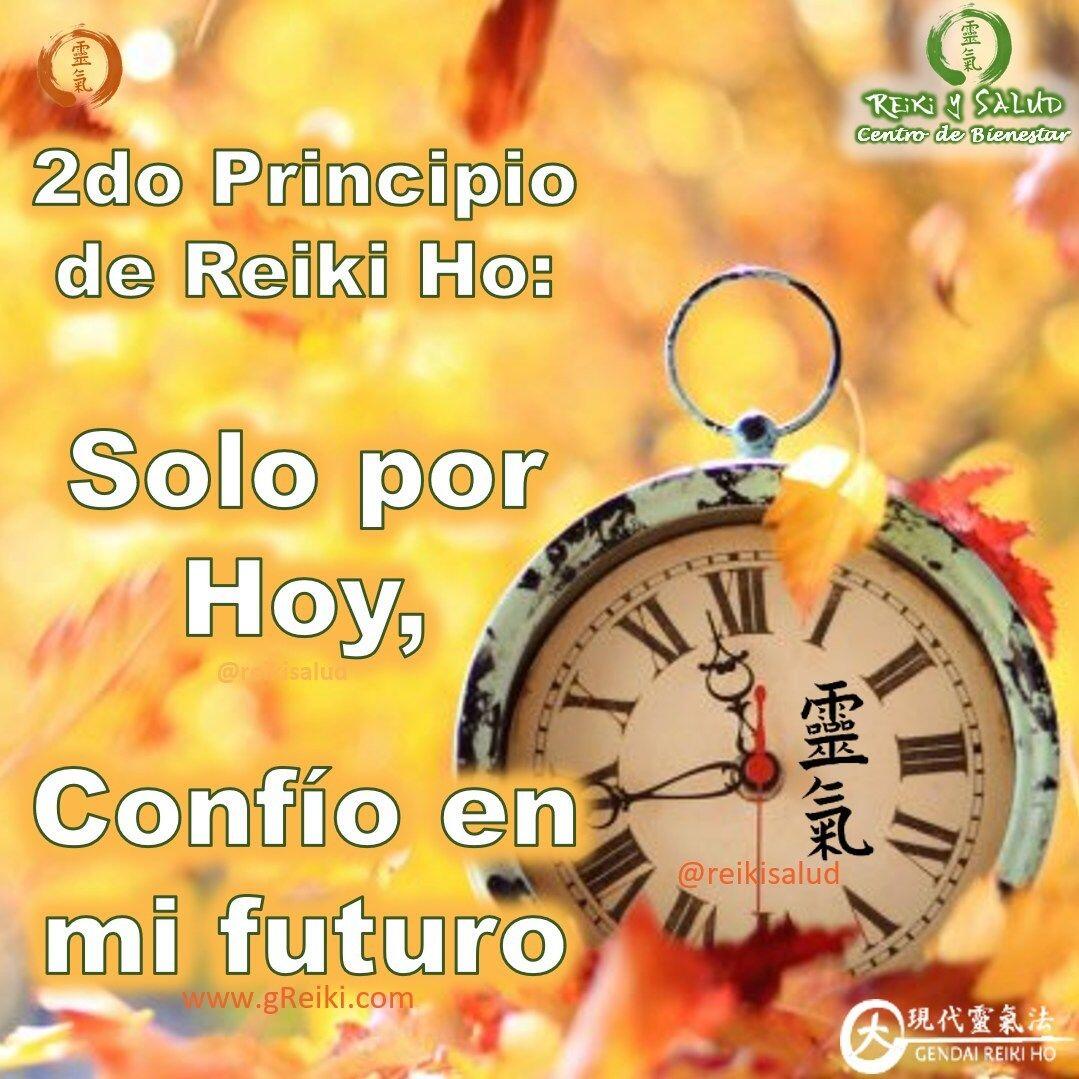 Solo por Hoy, Confío en mi futuro [Solo por hoy, no me preocupare]. Segundo Principio de Reiki HoSi no confío en mi futuro, terminare preocupándome por él. Preocuparse, es ocuparse antes de tiempo, es decir, sufrir con anticipación.⁣Preocuparse es estar inseguro de la vida, es no confiar en que todas las cosas ocurren de acuerdo con un propósito divino y universal. La preocupación es una actividad mental que no comprende nuestra conexión, con Dios. La preocupación surge de nuestros miedos acerca del futuro.⁣El niño nace feliz porque nace sin preocupaciones, y el adulto pierde la felicidad cuando las adquiere. Lamentablemente nuestras preocupaciones en ocasiones, contagian a nuestros niños, bebés en el embarazo, incluso antes de su concepción; y por supuesto los afectan.⁣Lo que temes es lo que creas. El miedo es también el peor de los consejeros. Así como la rabia bloquea el chakra raíz, la preocupación obstruye el chakra del sacro, asociado a la alegría de vivir.⁣Vive el aquí y el ahora, espera lo mejor de la vida, y si algún contratiempo se presenta, acéptalo como una lección. De alguna manera contribuimos a crear esa situación para aprender algo.⁣El sabio, no necesita saber todo sobre el futuro, DESEA SABER cómo ser feliz, aquí y ahora, para continuar siendo feliz mañana.⁣El mundo es un espejo, si le sonreímos, nos sonreirá. Tienes derecho a la felicidad, vívela.⁣Como decía Mikao Usui, los 5 principios del Reiki son el secreto de la felicidad y la medicina espiritual para todas las enfermedades. Recítalos cada día por la mañana y por la noche en meditación. Sin duda, si vives de acuerdo con estos postulados, tú vida será más plena.⁣Casa Reiki y Salud te invita a conocer esta bella práctica de Reiki Ho y promover tu salud y bienestar. Si estas interesado contáctanos.⁣Gracias, Gracias, Gracias, Námaste., @dinopierini#felicidad #gratitud #bienestar #reikiusui #reikivenezuela #reikizulia #reikimaracaibo #totalcoherencia