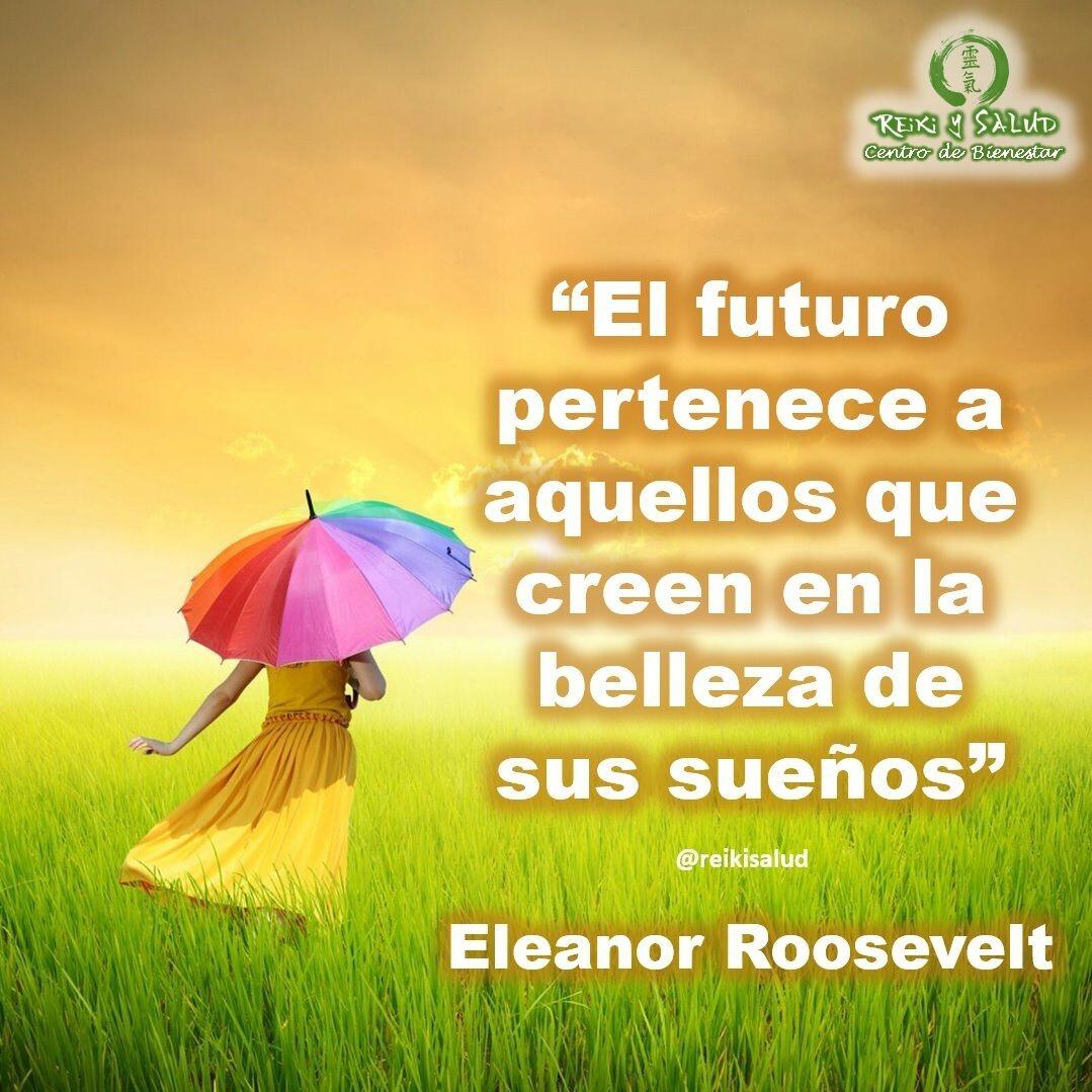 “El futuro pertenece a aquellos que creen en la belleza de sus sueños”, Eleanor Roosevelt. Los sueños, la intensidad de ellos y la frecuencia con que se tengan, diseñan tu futuro.🧡 Por una parte, están quienes se debaten en el camino plano de la previsible certidumbre en donde se entregan a los brazos de la rutina, y por el otro aquellos que paso a paso y reto a reto, construyen el edificio de su futuro. . Todos tenemos sueños y a veces nos imaginamos qué otras cosas nos gustaría hacer o qué otra vida podríamos tener. El permitir la incertidumbre en nuestra vida, es vivir plenamente en el presente, sin estar anclados en pasado conocido o al futuro predecible basado en tu pasado. Tus sueños son tu futuro y tu futuro son tus sueños, si decides hacerlos realidad. Para muchos no pasan de ser sueños, pero para quienes creen en la belleza de sus sueños, se atreven a perseverar y llevarlos a cabo. El secreto es sencillo, cree que puedes conseguirlos y trabaja por ellos y hacia ellos. No dejes que el miedo o lo que digan los demás te suponga un impedimento. Tener sueños o no tenerlos, creer en tus sueños o no creer, ese es el principio de la construcción de una realidad diferente.🌝 Si unes tus sueños al trabajo constante y disciplinado y le añades una buena dosis de amor y pasión, estarás próximo a tener un encuentro feliz con tu futuro y con lo que quieras de tu futuro.️ No hay sueños pequeños ni grandes, de ti depende hacer de tus sueños tu futuro. Si crees que tu vida puede ser mejor, atrévete.Con toda la certeza que, si lo CREES, lo CREAS, compartimos desde Casa Reiki y Salud, un abrazo de luz, con la confianza de que Dios está con nosotros y somos uno con la conciencia universal.Casa Reiki y Salud, una caricia para el alma, ampliando el circulo de luz, promoviendo una vida de felicidad y bienestar.Gracias, gracias, gracias, Námaste, @dinopieriniSi te gusta la publicación Compártela, COMENTA, Gracias, gracias gracias🌍Página WEB: www.gReiki.com#amor #felicidad #abundancia #gratitud #consciencia #bienestar #inspiracion #despertar #reikimaracaibo #reikizulia #reikivenezuela #saludybienestar #reikisalud