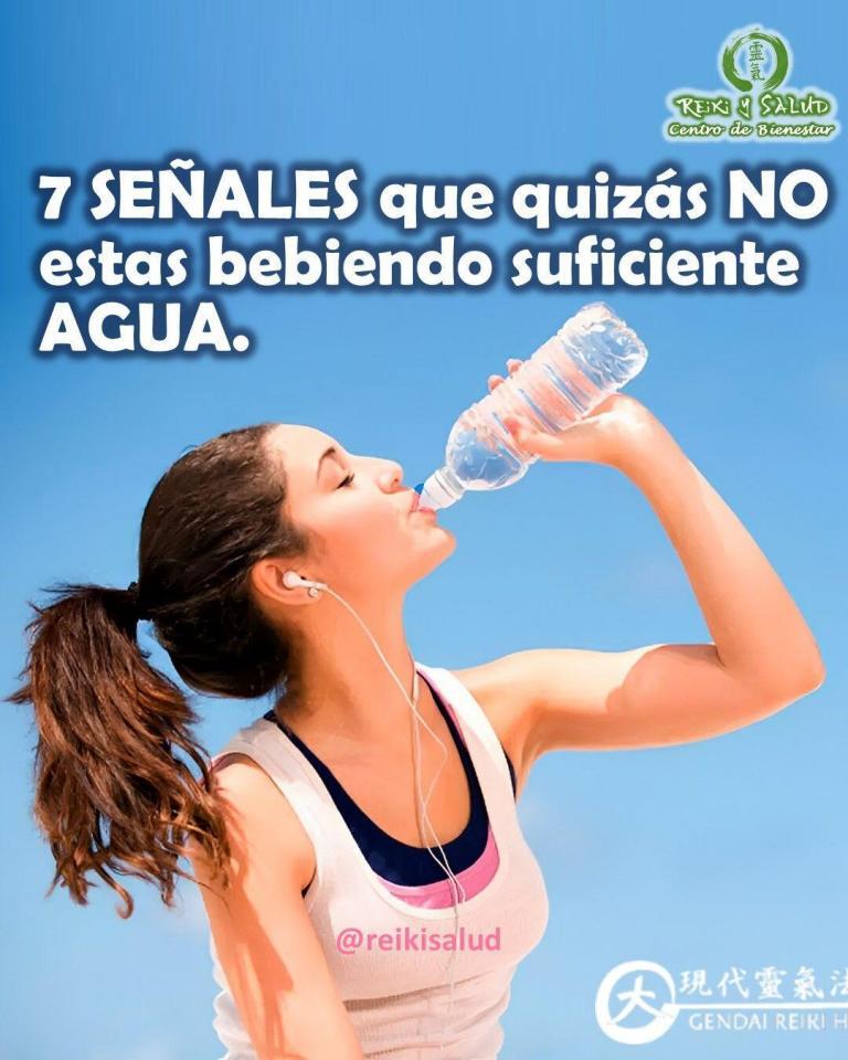 7 señales que quizás No estas bebiendo suficiente AGUA.